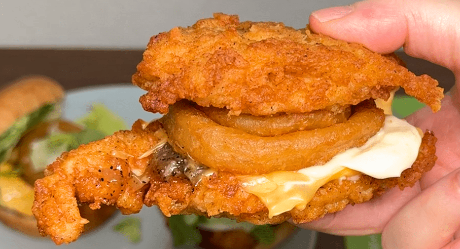凄肉オニオンフィレバーガー外観