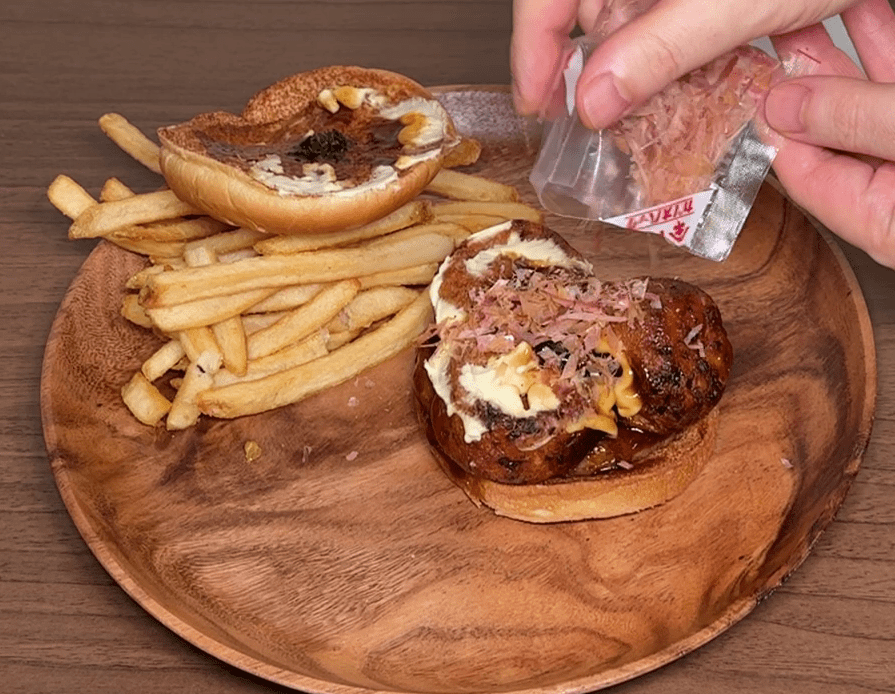 ファーストキッチン たこ焼きバーガーにかつおぶし