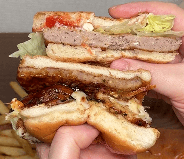ファーストクラシックバーガーとたこ焼きバーガー