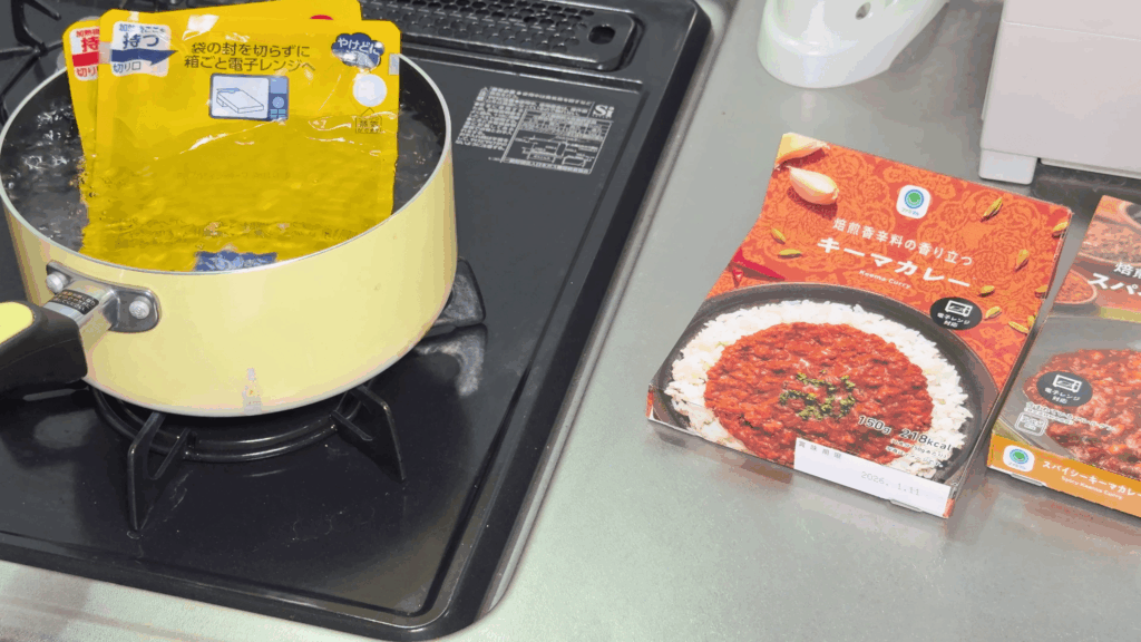 レトルトカレーを湯煎