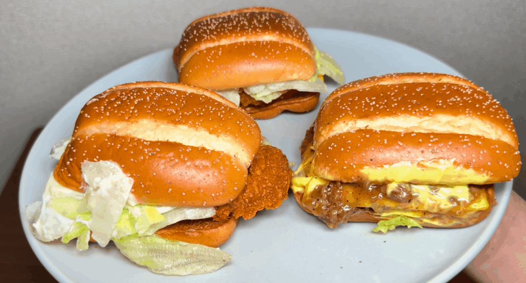 ジュラシック・ワールドバーガーズ全3種類を袋から出した所